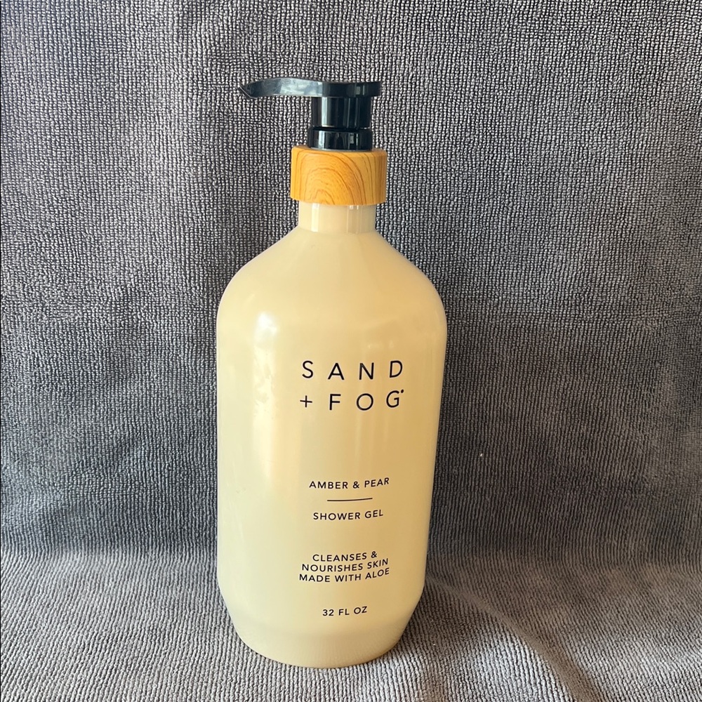 Sand + Fog Amber & Pear Shower Gel — Cream